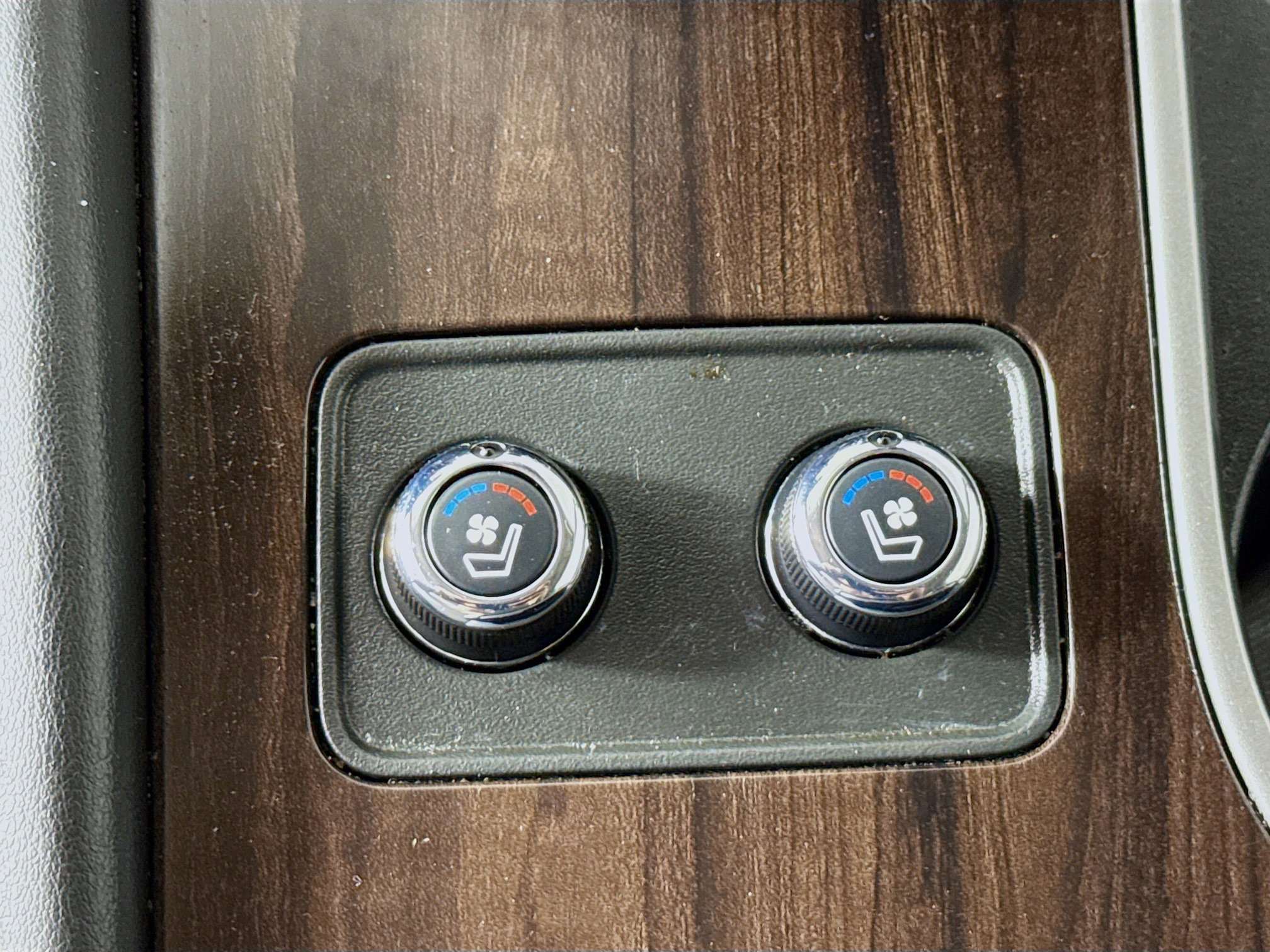 Used 2024 Nissan Murano Platinum w/ Cargo Package image 25