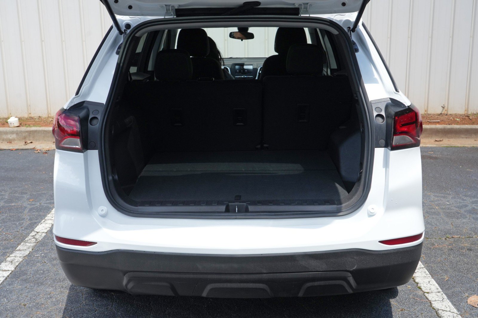 Used 2024 Chevrolet Equinox LS w/ LS Convenience Package AWD/4WD image 9