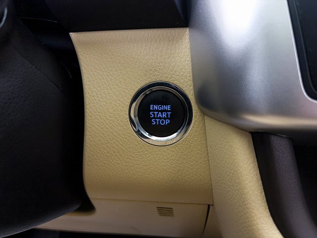 Used 2018 Toyota Highlander XLE image 23