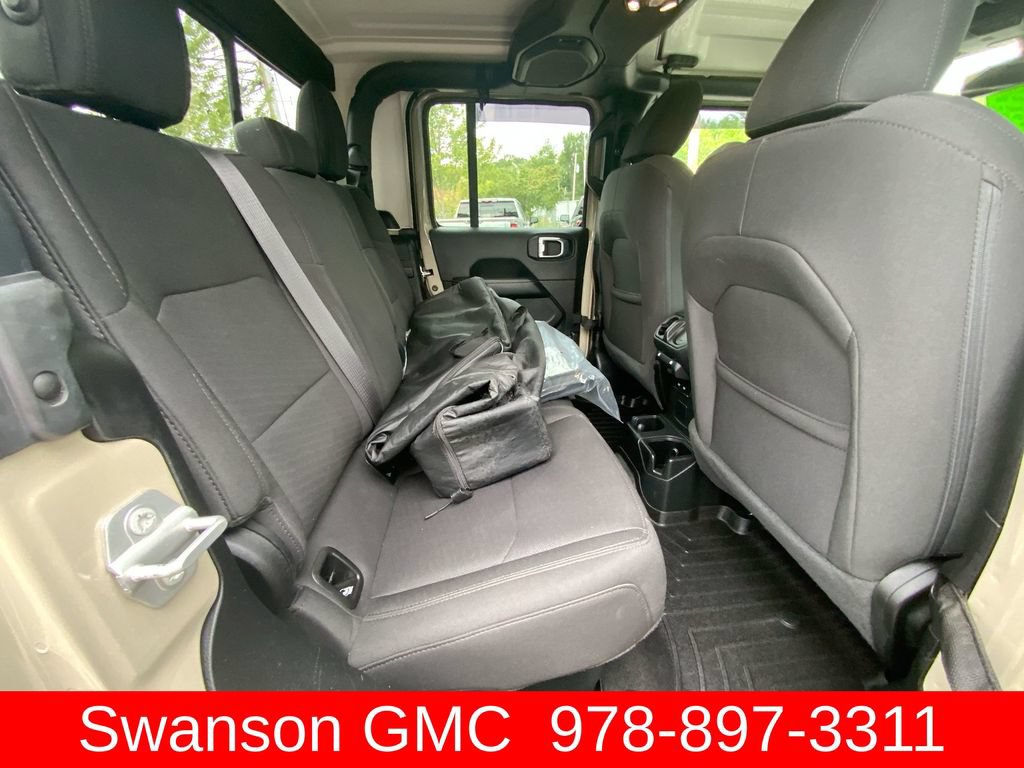 Used 2022 Jeep Gladiator Overland AWD/4WD image 28