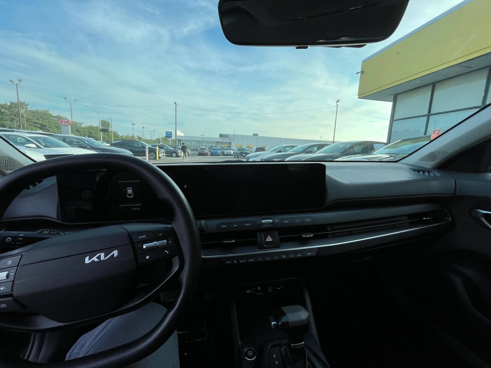 Used 2025 Kia K4 FWD image 31