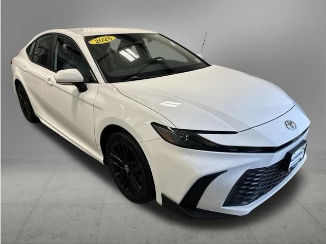 Used 2025 Toyota Camry SE w/ Convenience Package AWD/4WD image 8