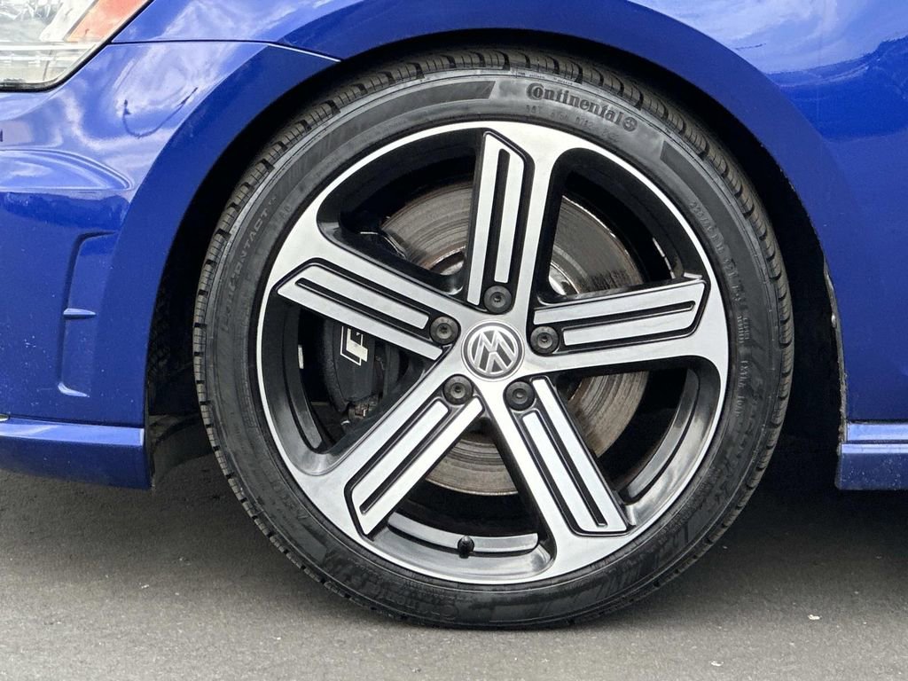 Used 2016 Volkswagen Golf R 4-Door image 9