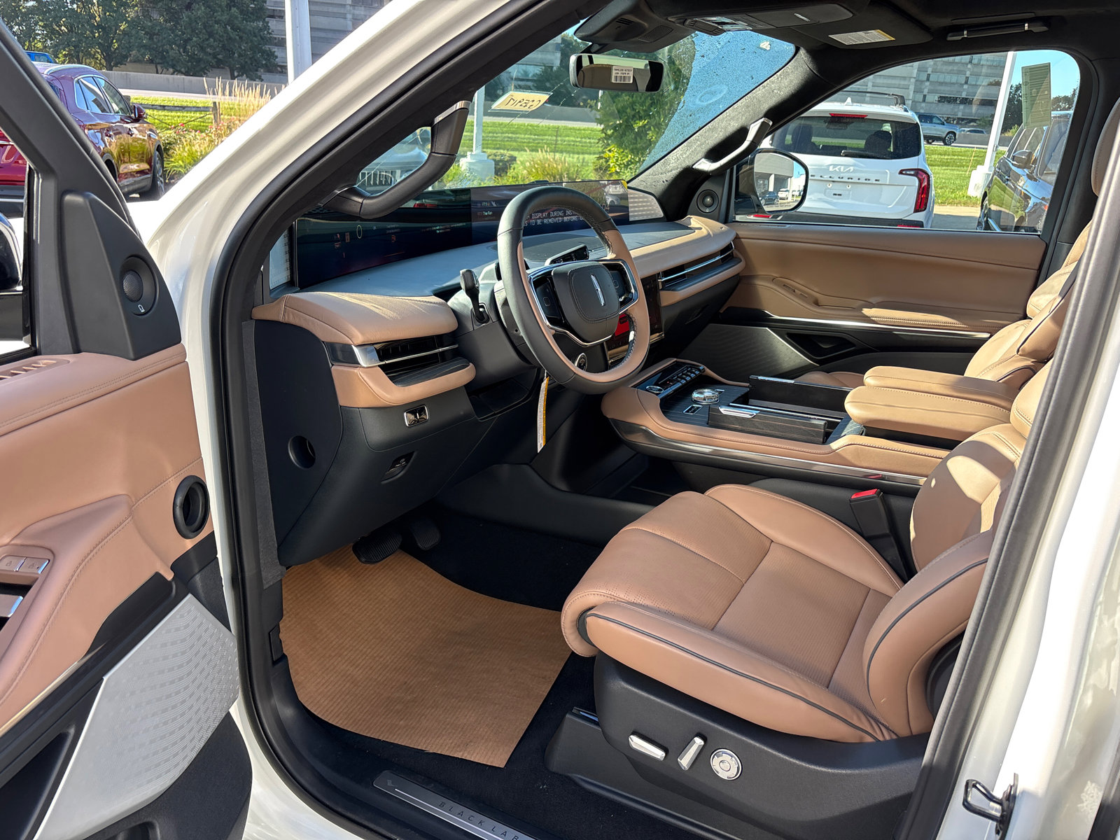 New 2025 Lincoln Navigator L Black Label image 25