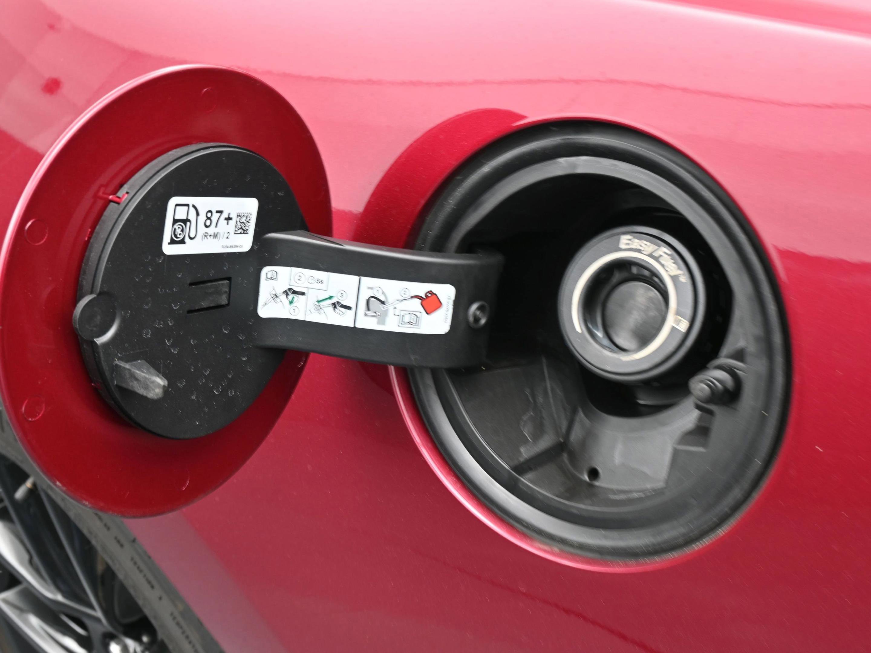 Certified 2025 Ford Mustang Premium image 33