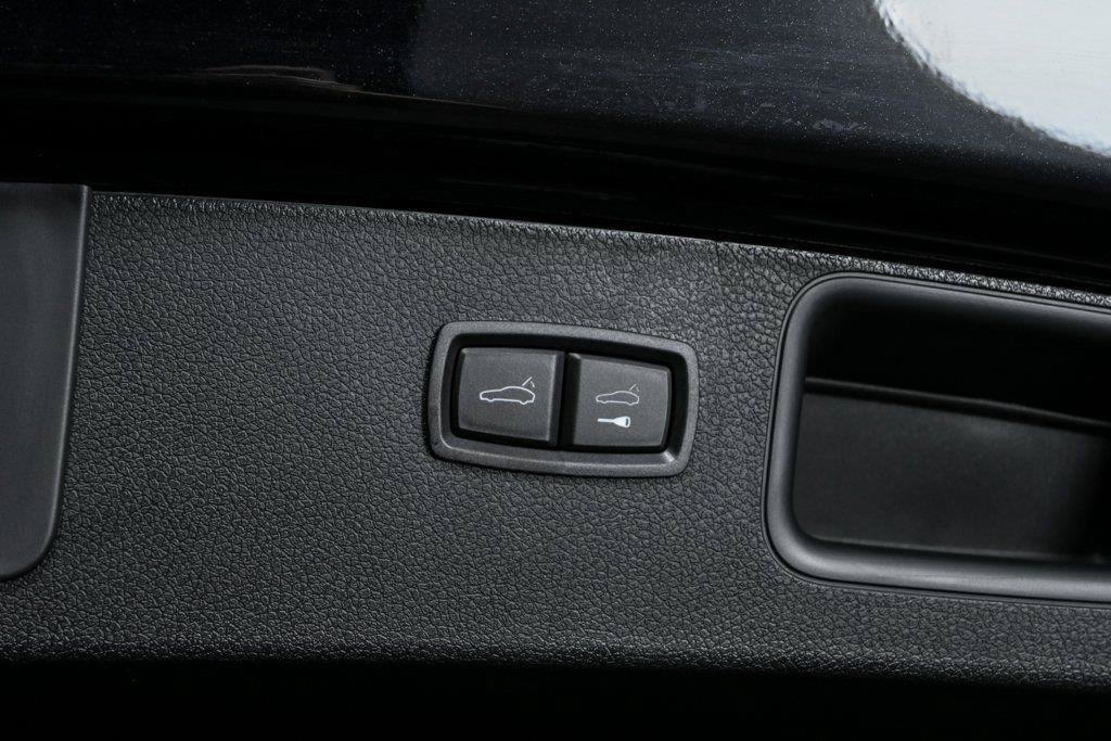 New 2026 Porsche Macan AWD/4WD image 31