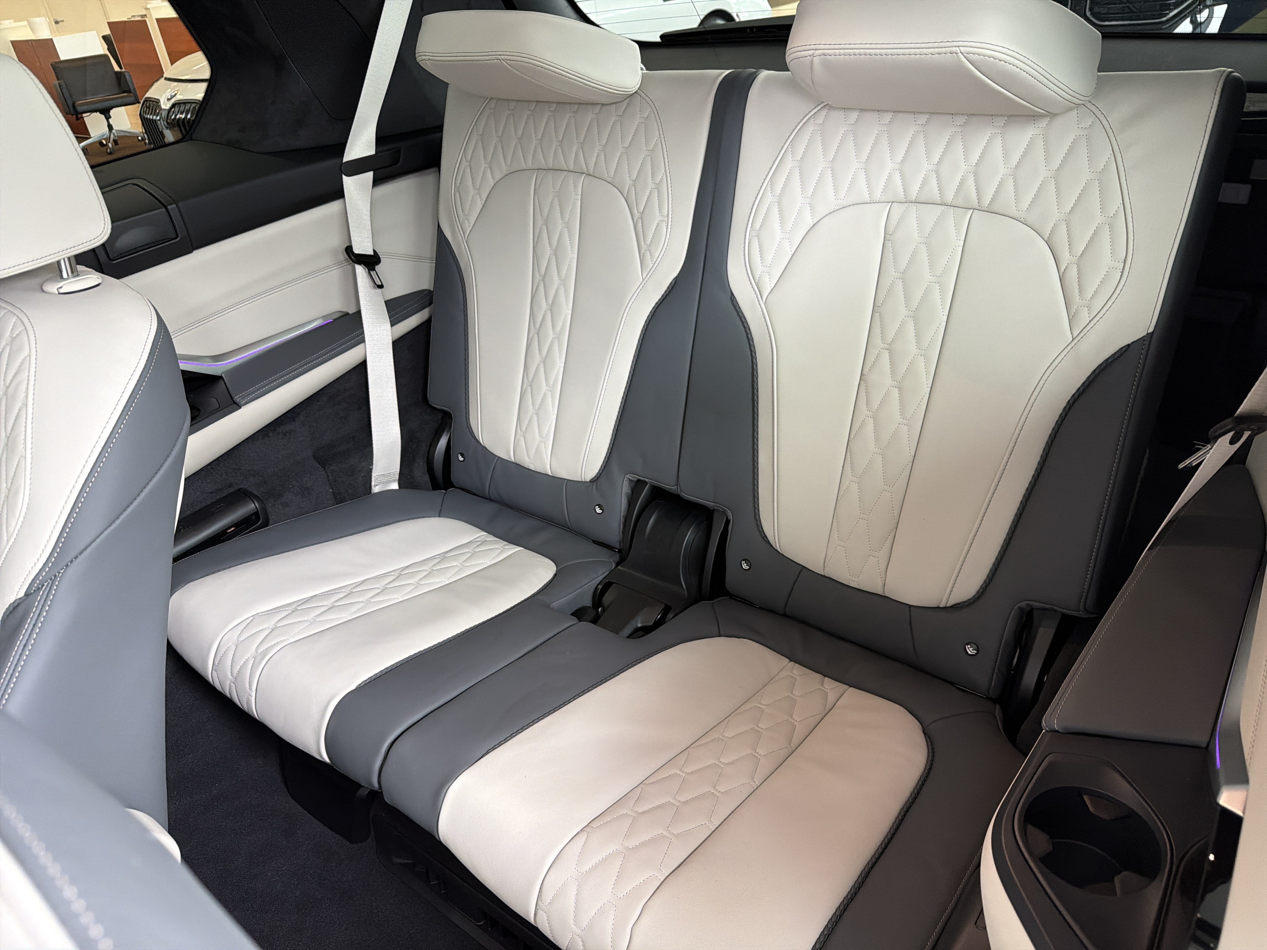 New 2026 BMW ALPINA XB7 AWD/4WD image 27
