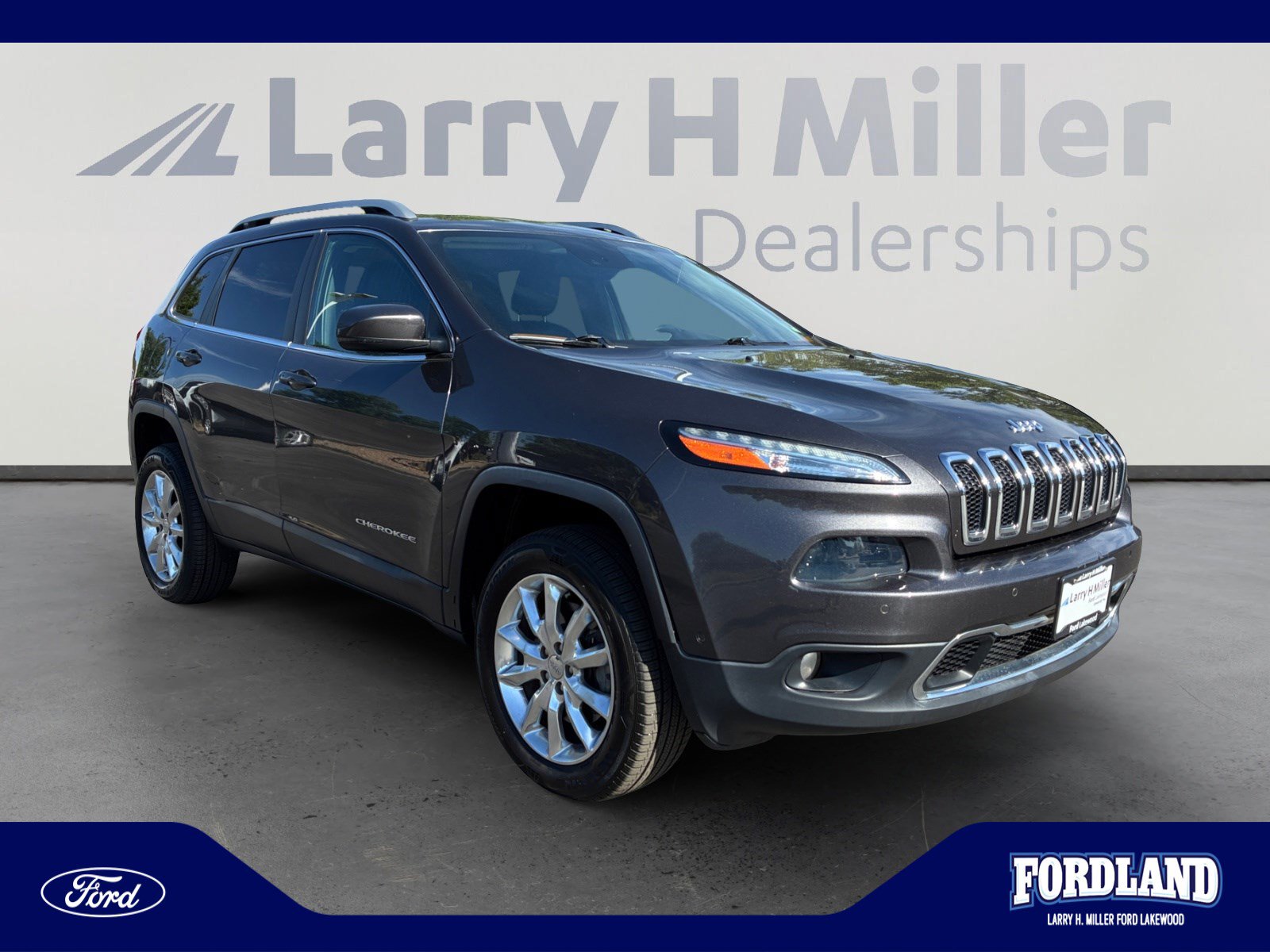 Used 2016 Jeep Cherokee Limited w/ Luxury Group AWD/4WD image 7