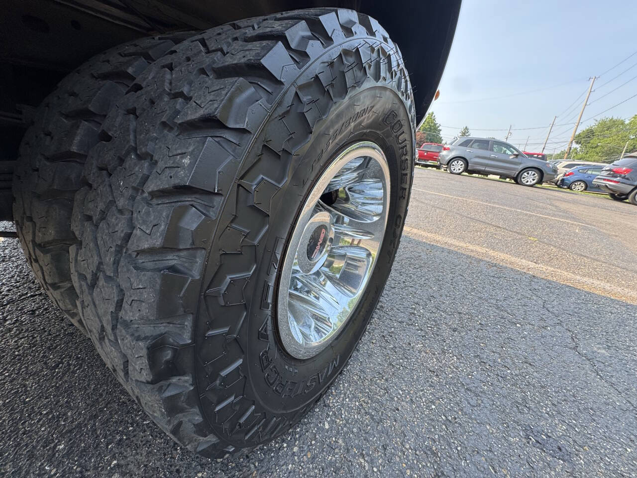 Used 2011 GMC Sierra 3500 SLE w/ SLE Preferred Package AWD/4WD image 12