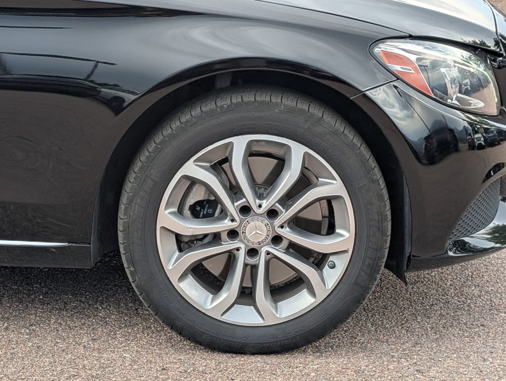 Used 2015 Mercedes-Benz C 300 4MATIC Sedan image 9