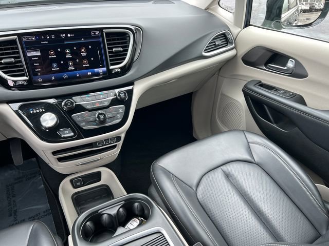Used 2024 Chrysler Pacifica Touring-L FWD image 33
