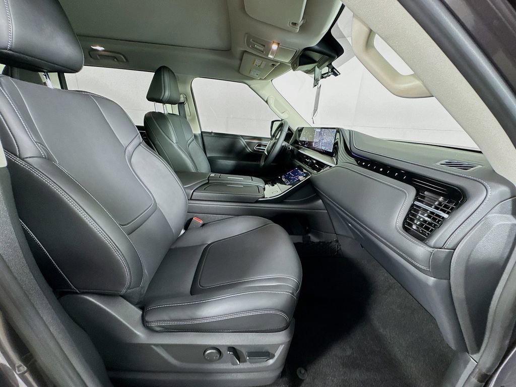 Certified 2026 INFINITI QX80 Pure w/ Cargo Package RWD image 38