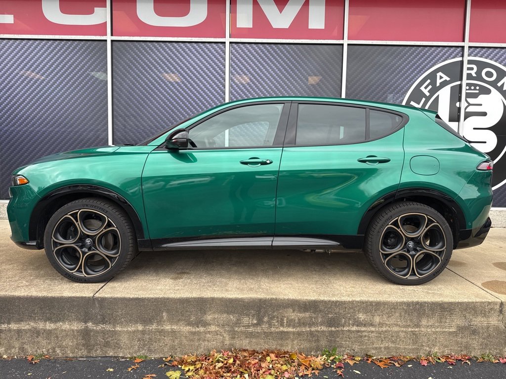 New 2025 Alfa Romeo Tonale image 8