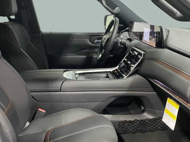 New 2025 Nissan Armada SL w/ Captain's Chari Seat Package AWD/4WD image 26