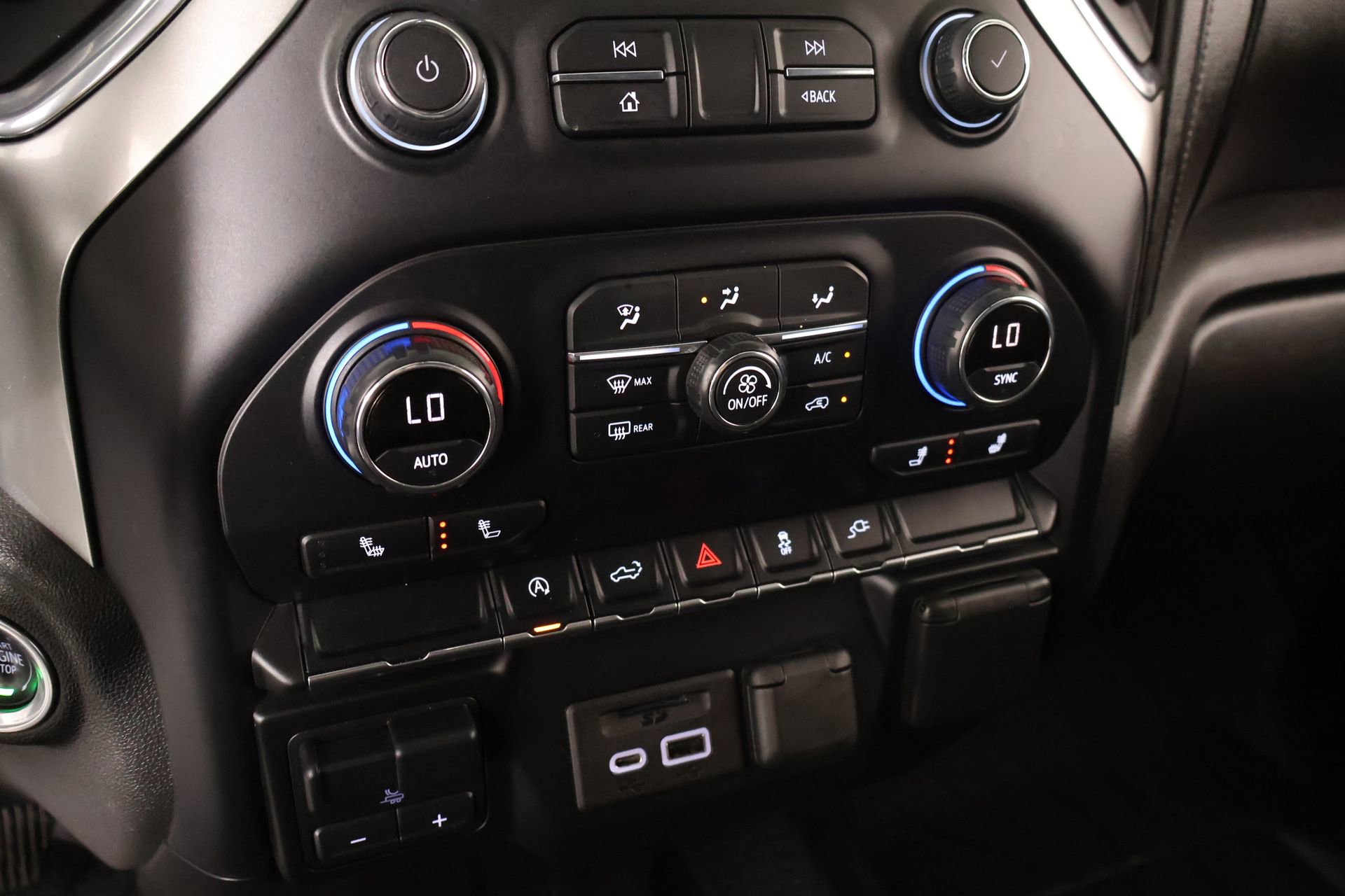 Used 2020 Chevrolet Silverado 1500 LT w/ All-Star Edition AWD/4WD image 7