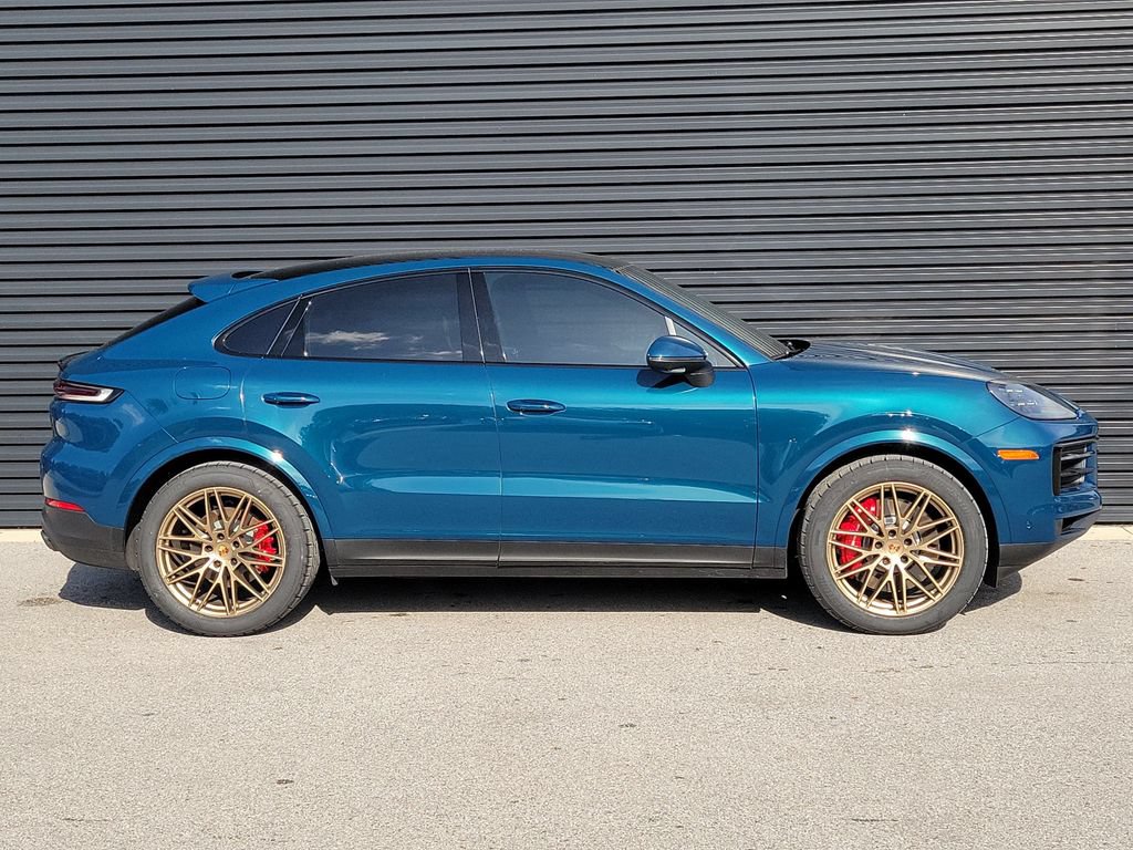 Certified 2025 Porsche Cayenne S AWD/4WD image 8