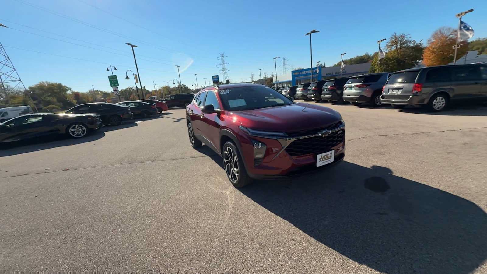 Certified 2024 Chevrolet Trax RS FWD image 2