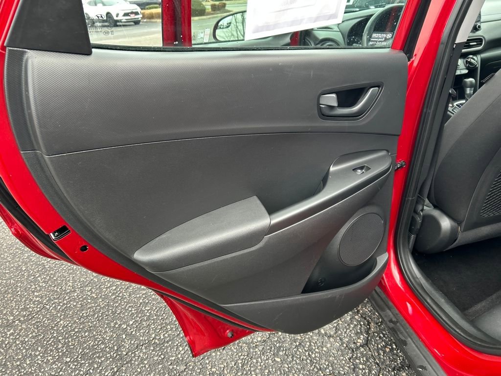 Used 2021 Hyundai Kona SE image 19