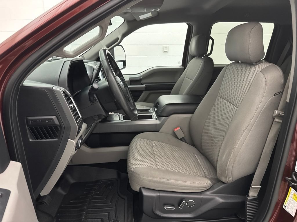 Used 2016 Ford F150 XLT w/ Equipment Group 302A Luxury AWD/4WD image 19