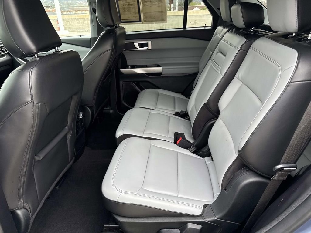 Used 2021 Ford Explorer XLT w/ Equipment Group 202A image 15