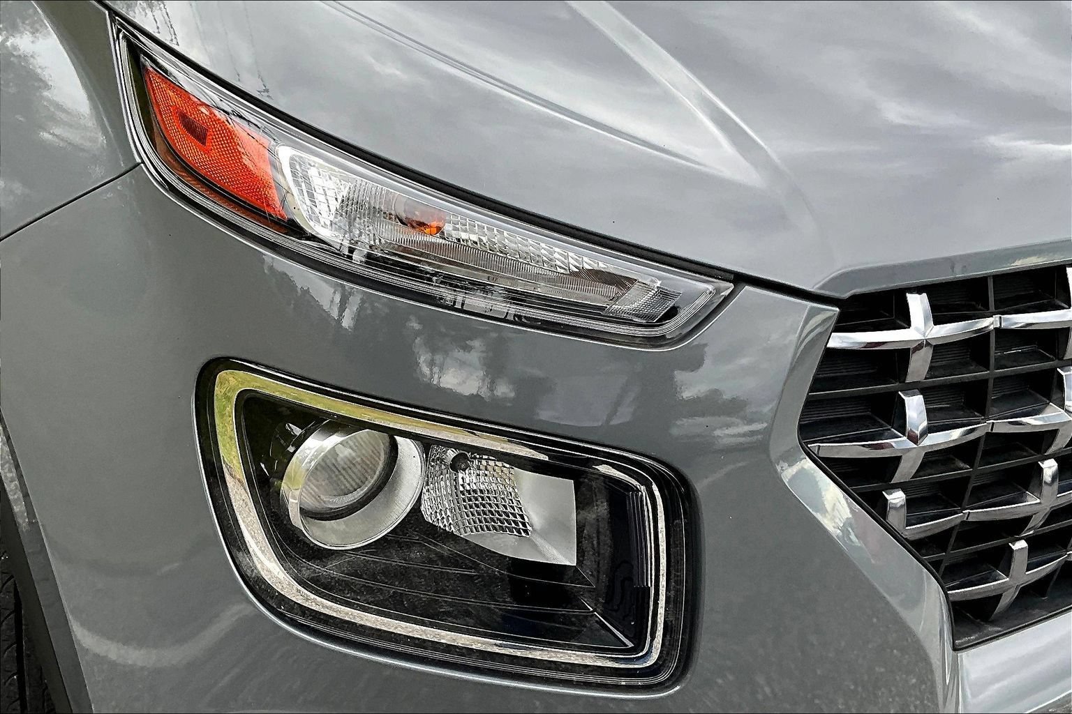 Used 2021 Hyundai Venue SEL w/ Cargo Package FWD image 27