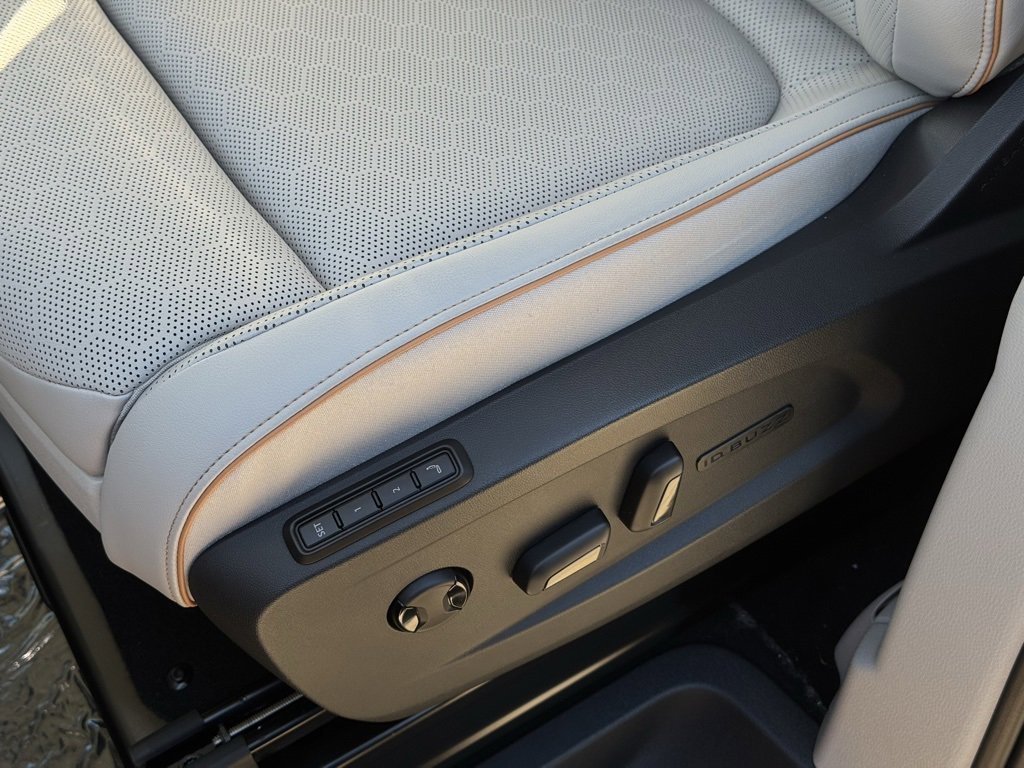 New 2025 Volkswagen ID. Buzz 1st Edition image 19