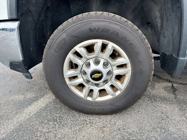 Used 2024 Chevrolet Silverado 2500 LT AWD/4WD image 10