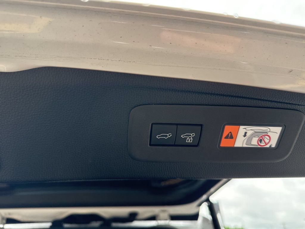 Used 2025 Lexus GX 550 AWD/4WD image 9