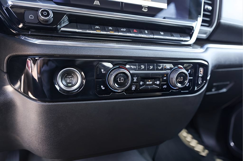 Used 2023 Chevrolet Silverado 1500 LT RWD image 21