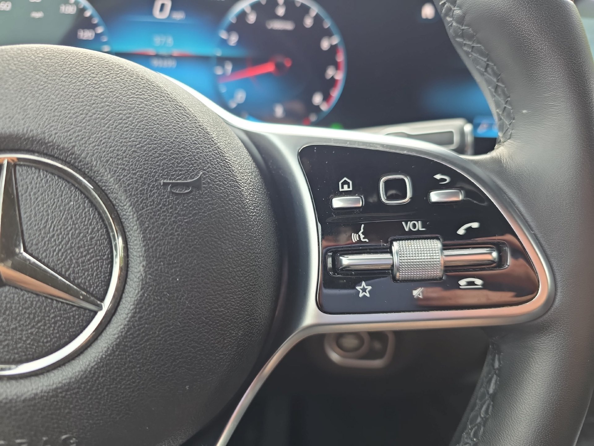 Used 2022 Mercedes-Benz GLE 350 4MATIC image 18