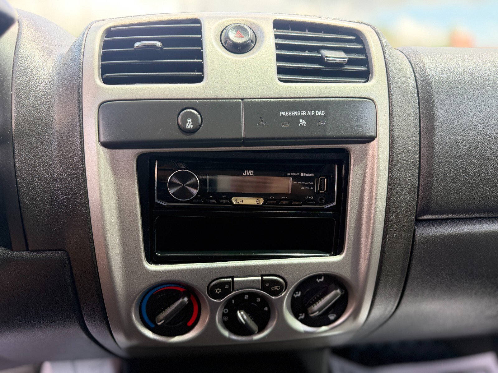 Used 2012 Chevrolet Colorado LT RWD image 17