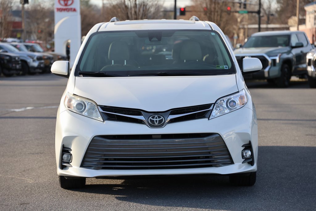 Used 2018 Toyota Sienna XLE image 5