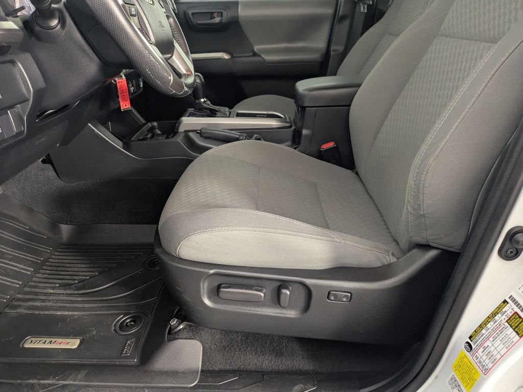 Used 2021 Toyota Tacoma SR5 RWD image 12