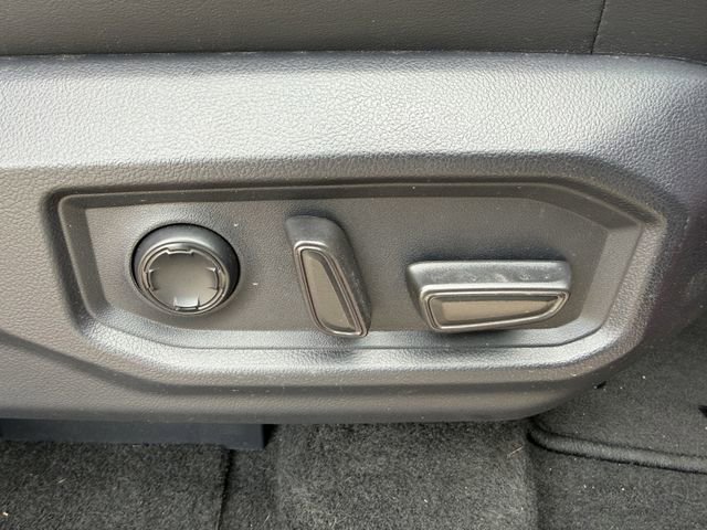 Used 2025 Toyota Tundra Platinum image 32