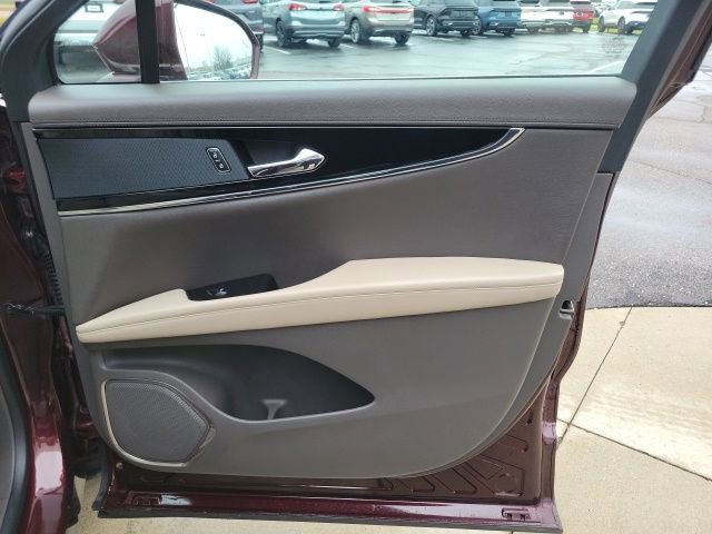 Used 2023 Lincoln Nautilus AWD w/ Premium Package image 26