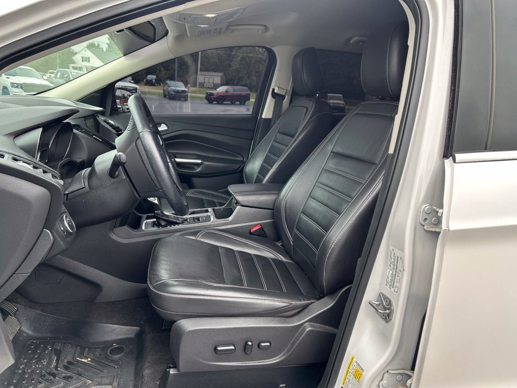 Used 2019 Ford Escape Titanium FWD image 10