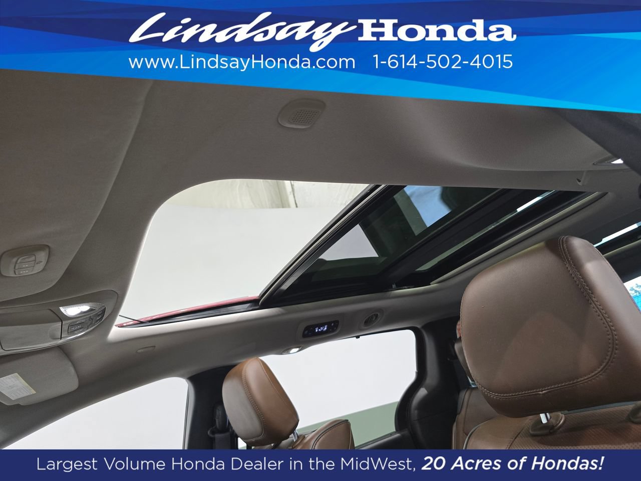 Used 2017 Chrysler Pacifica Limited w/ UConnect Theater Package FWD image 21