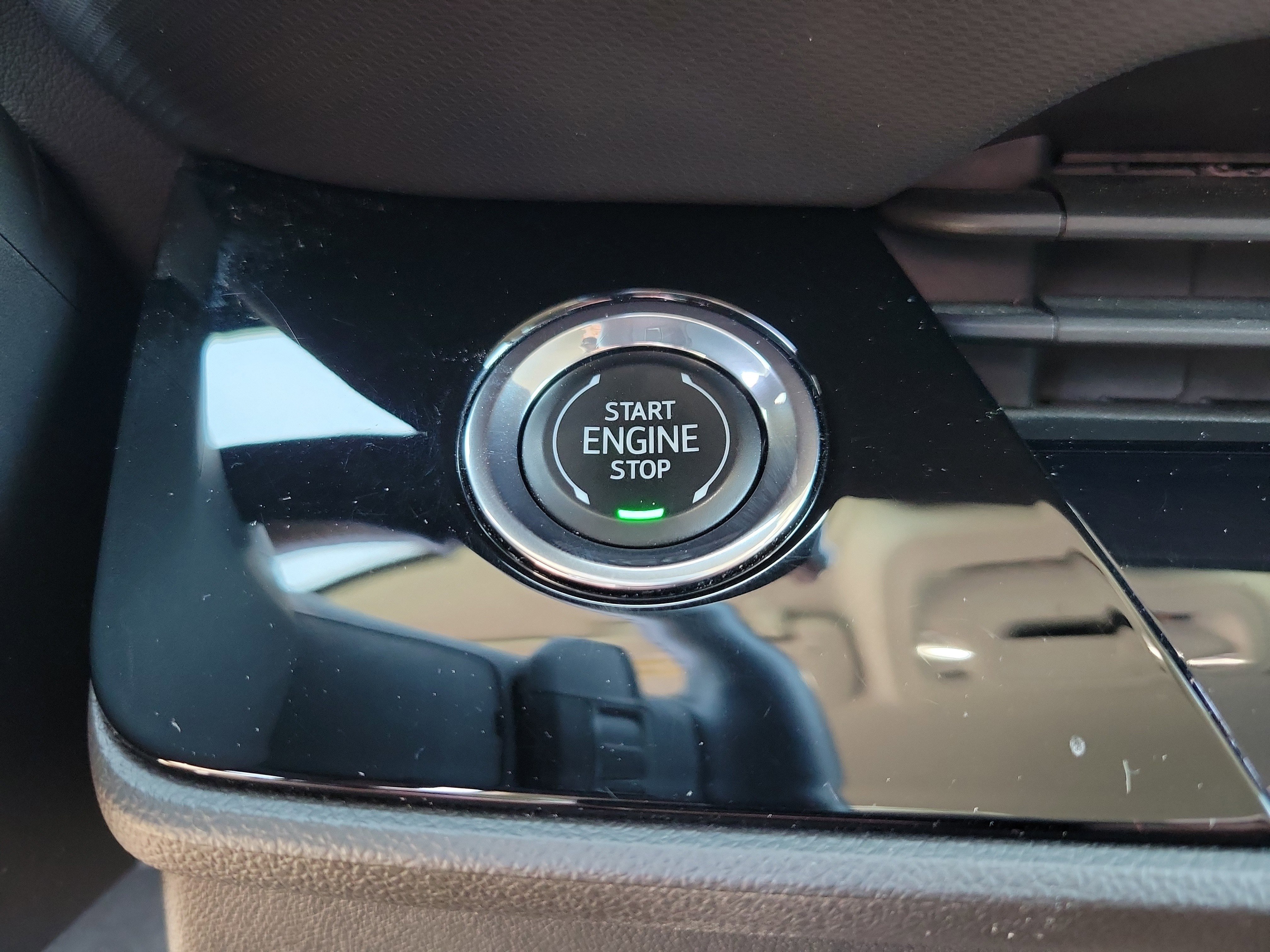 Used 2024 Buick Envision Preferred AWD/4WD image 14