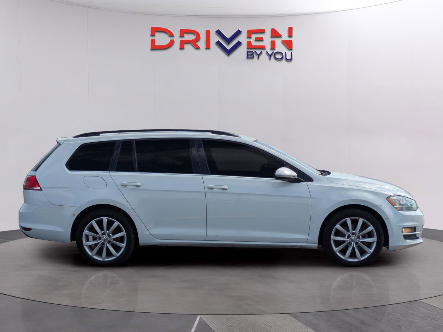Used 2016 Volkswagen Golf SE w/ Lighting Package image 6