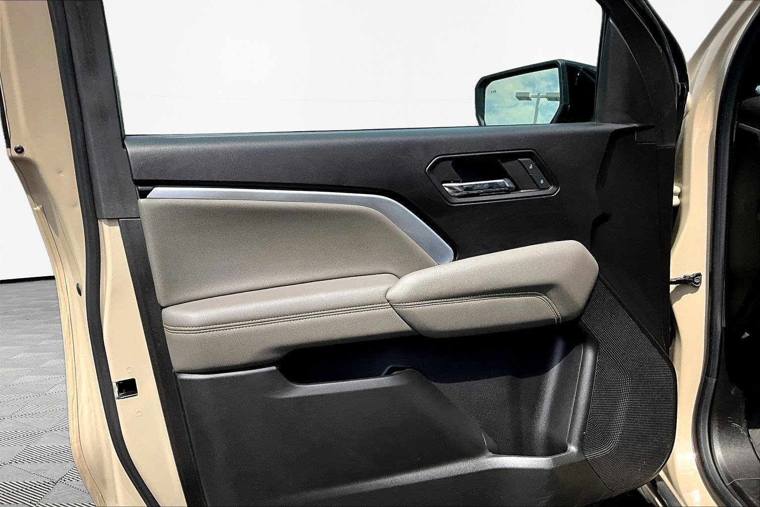 Used 2024 Chevrolet Colorado ZR2 w/ Technology Package image 21