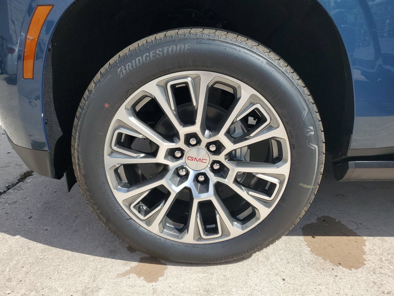 New 2026 GMC Yukon XL Denali w/ Denali Reserve Package RWD image 6
