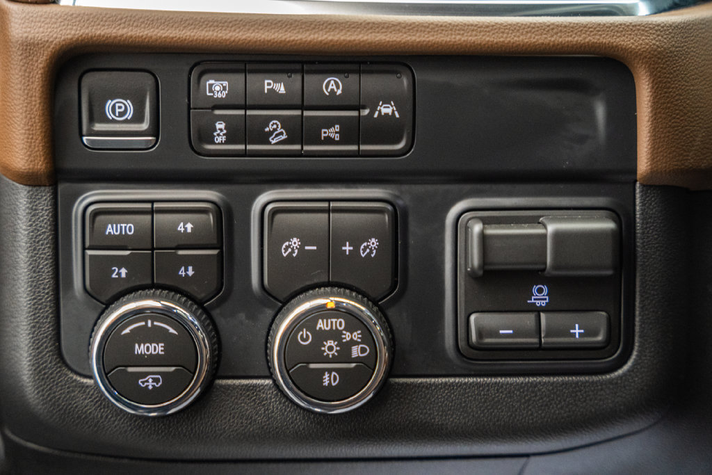 Used 2026 Chevrolet Tahoe High Country AWD/4WD image 48