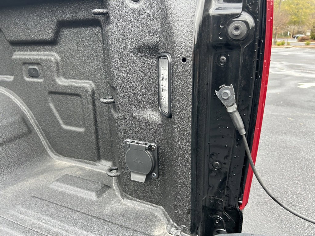 Used 2024 Chevrolet Silverado 1500 High Country image 25