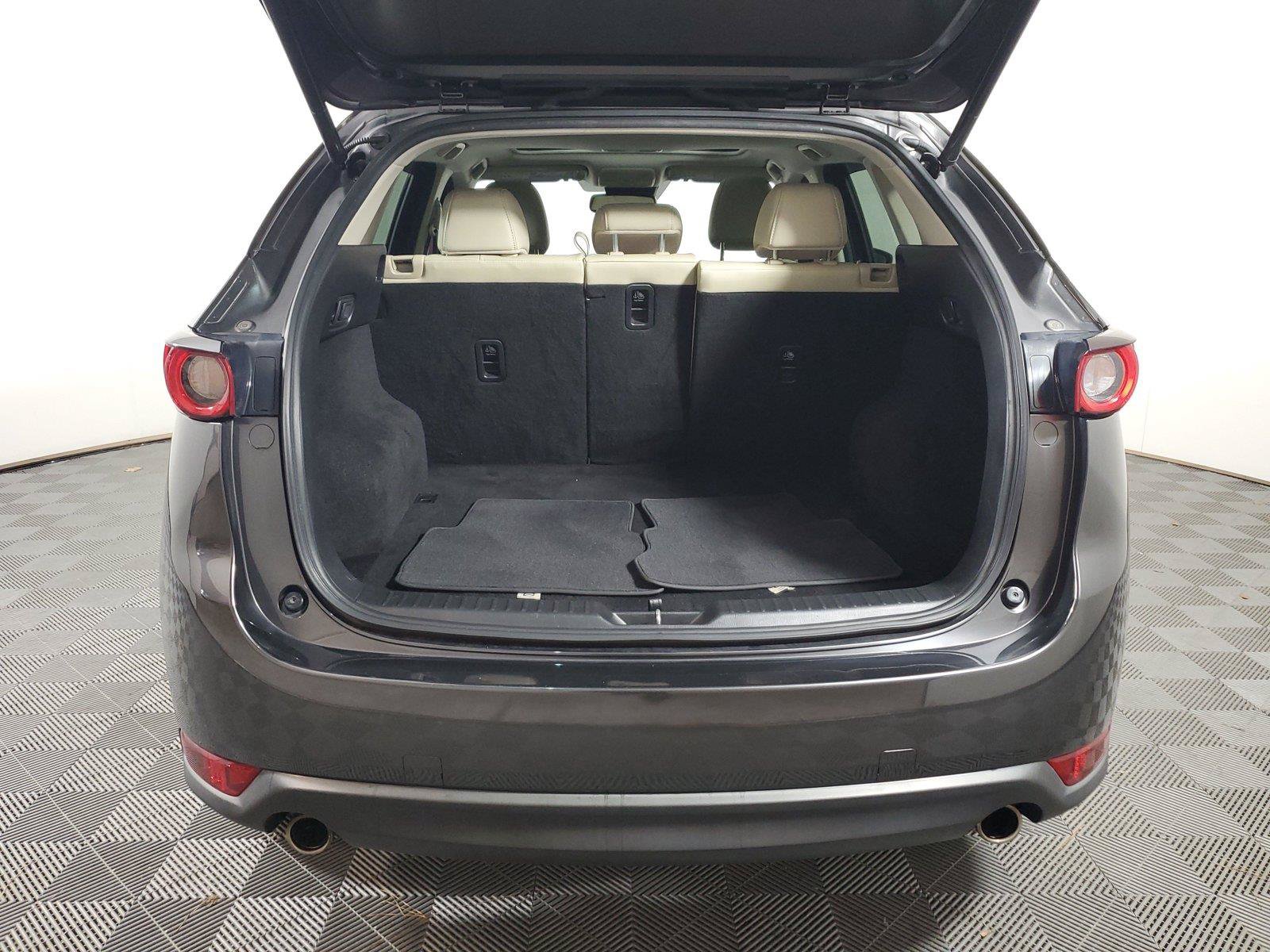 Used 2017 MAZDA CX-5 Touring w/ Preferred Equipment Package FWD image 9
