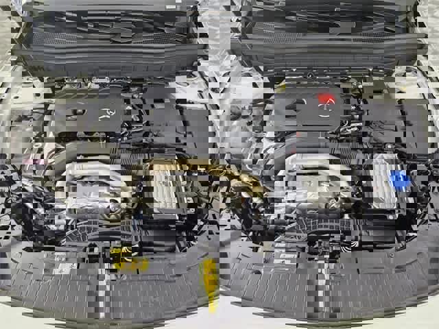 Used 2025 Mercedes-Benz GLB 250 4MATIC image 14