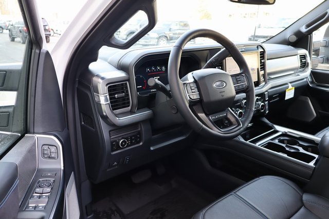 Used 2025 Ford F350 Platinum image 4