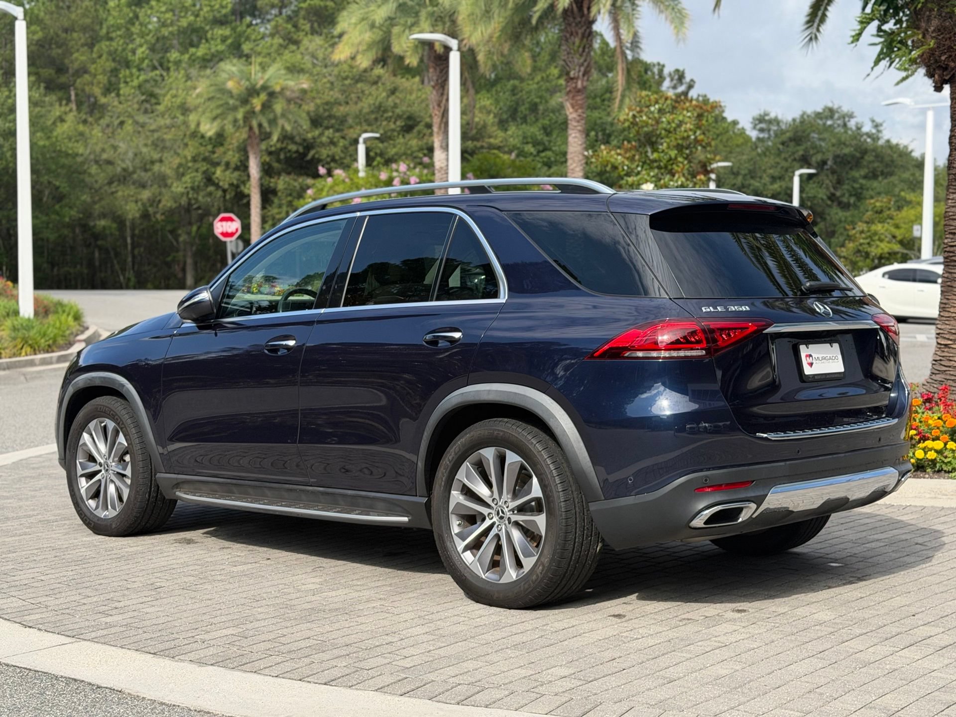 Used 2022 Mercedes-Benz GLE 350 w/ Premium Package image 2