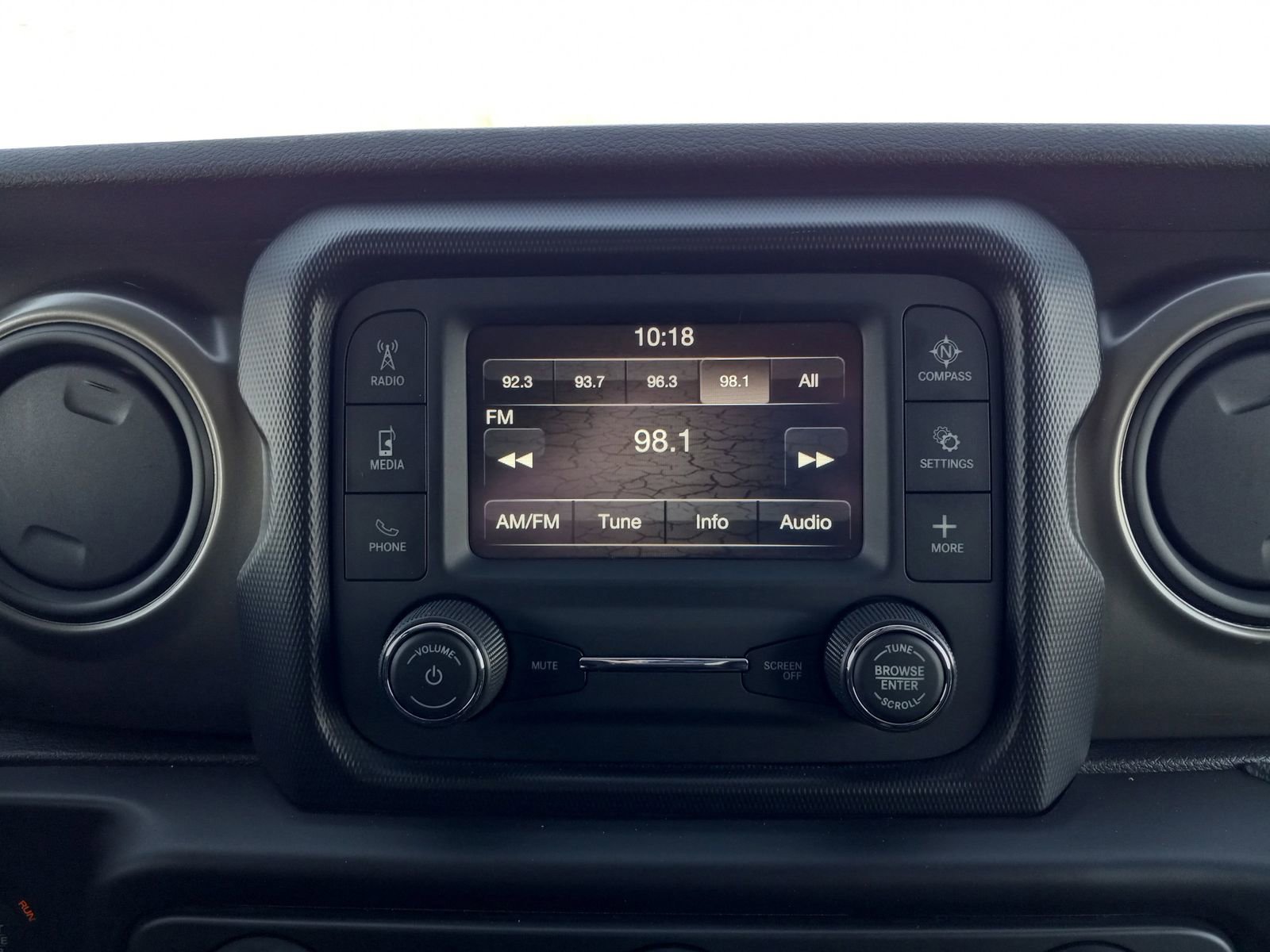 Used 2019 Jeep Wrangler Unlimited Sport S AWD/4WD image 17