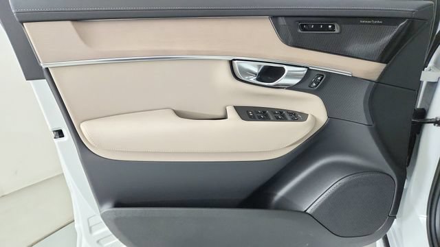 Certified 2026 Volvo XC90 B6 Plus w/ Protection Package Premier AWD/4WD image 9