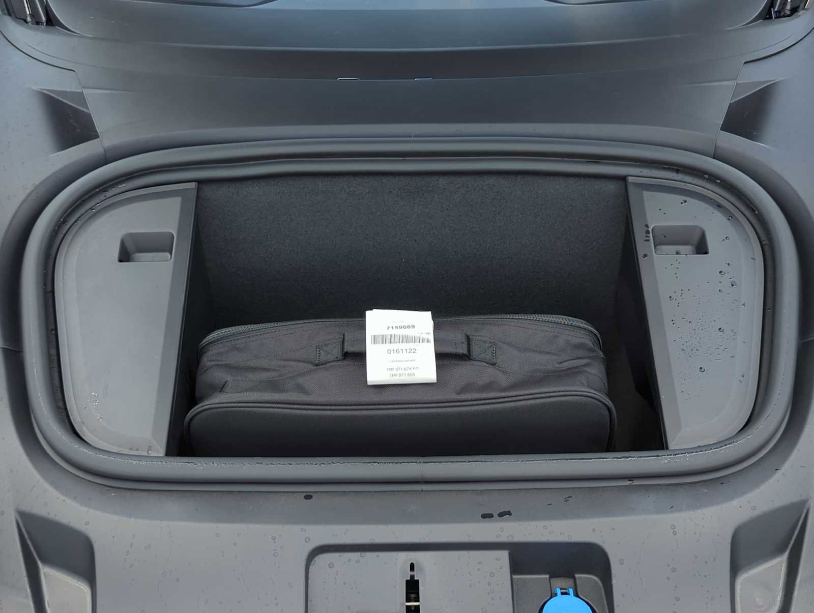 Used 2025 Porsche Taycan 4S image 14